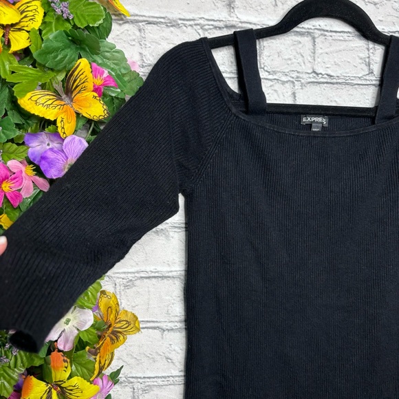💙2/$40💙NWOT Express Black Ribbed Cutout Shoulder Sweater Size Large - Picture 6 of 12